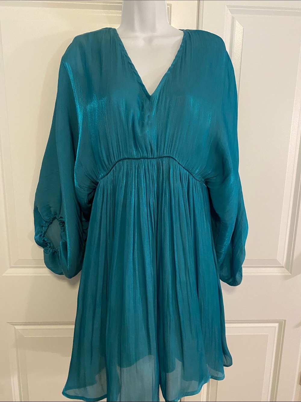 JODIFL Teal V-Neck Long Sleeve Flowing Dress